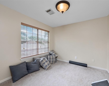 2105 Meadow Parkway N N - Photo Thumbnail 32