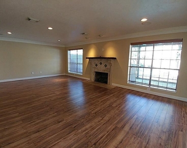 2105 Meadow Parkway N N - Photo Thumbnail 11