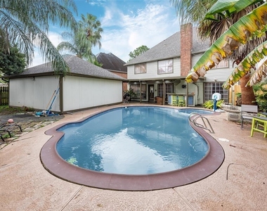 2105 Meadow Parkway N N - Photo Thumbnail 33