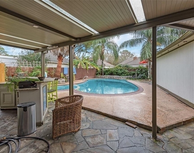 2105 Meadow Parkway N N - Photo Thumbnail 5