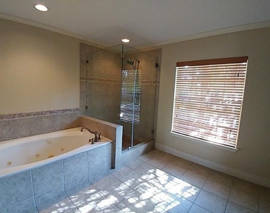 2105 Meadow Parkway N N - Photo Thumbnail 27