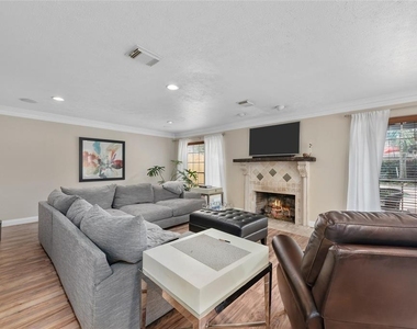 2105 Meadow Parkway N N - Photo Thumbnail 13