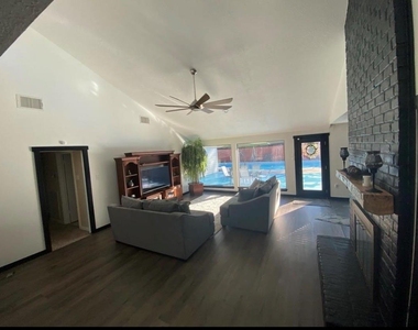 11603 Pebbleton Drive - Photo Thumbnail 2