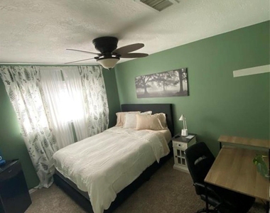 11603 Pebbleton Drive - Photo Thumbnail 9