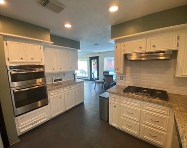 11603 Pebbleton Drive - Photo Thumbnail 8