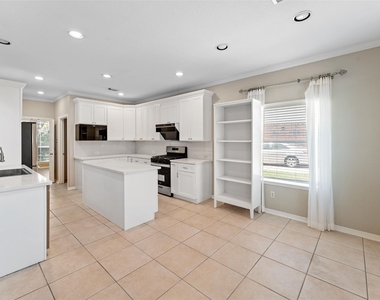 6518 Felicia Oaks Trail - Photo Thumbnail 13