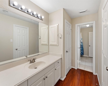 6518 Felicia Oaks Trail - Photo Thumbnail 34
