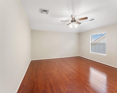 6518 Felicia Oaks Trail - Photo Thumbnail 32
