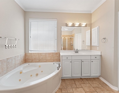 6518 Felicia Oaks Trail - Photo Thumbnail 26