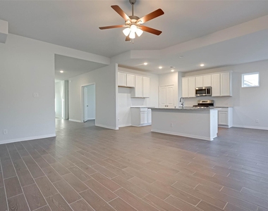 939 Summer Village Way - Photo Thumbnail 11
