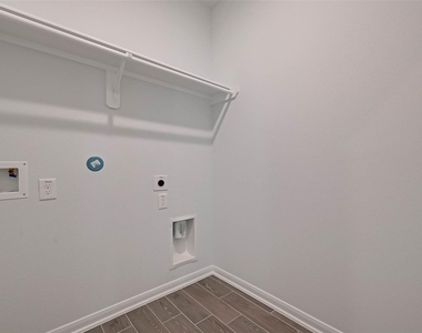 939 Summer Village Way - Photo Thumbnail 18