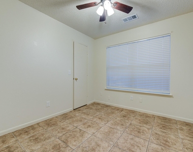 18063 Golden Ridge Drive - Photo Thumbnail 11
