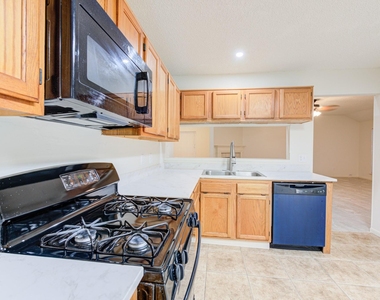 18063 Golden Ridge Drive - Photo Thumbnail 5