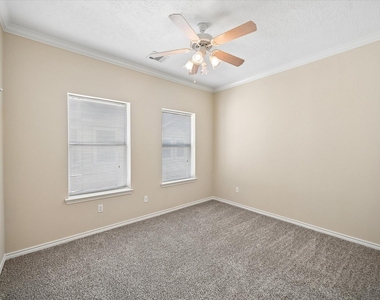 1821 Lewis Street - Photo Thumbnail 13