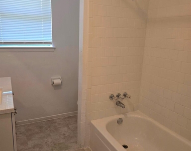 600 Hilliard Street - Photo Thumbnail 8