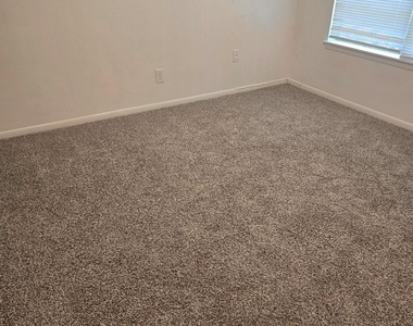 600 Hilliard Street - Photo Thumbnail 10
