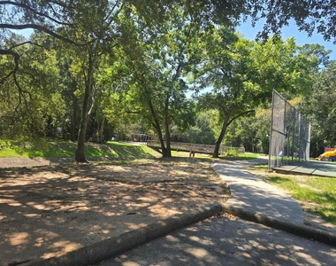 600 Hilliard Street - Photo Thumbnail 18