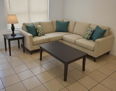 600 Hilliard Street - Photo Thumbnail 5