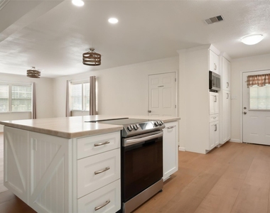 19635 Kermier Road - Photo Thumbnail 24