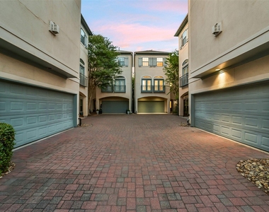 1916 W Bell Street - Photo Thumbnail 16
