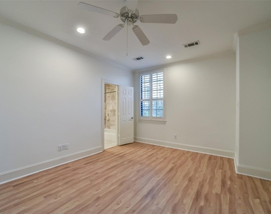 1916 W Bell Street - Photo Thumbnail 10