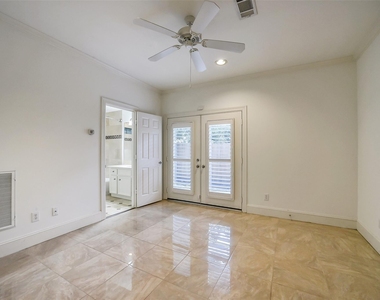 1916 W Bell Street - Photo Thumbnail 12