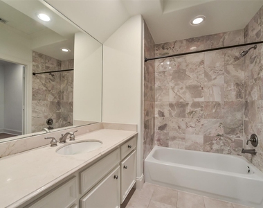 1916 W Bell Street - Photo Thumbnail 11