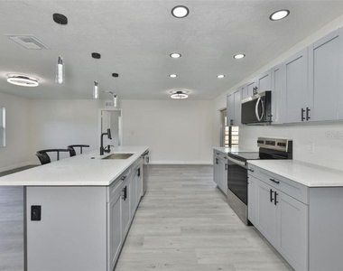 614 Huntington Street - Photo Thumbnail 5