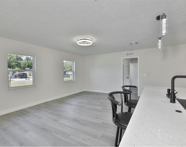 614 Huntington Street - Photo Thumbnail 4