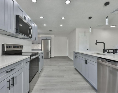 614 Huntington Street - Photo Thumbnail 13