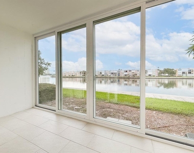 7625 Sun Island Drive S - Photo Thumbnail 3