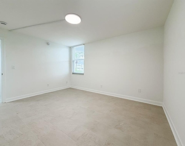 7625 Sun Island Drive S - Photo Thumbnail 34