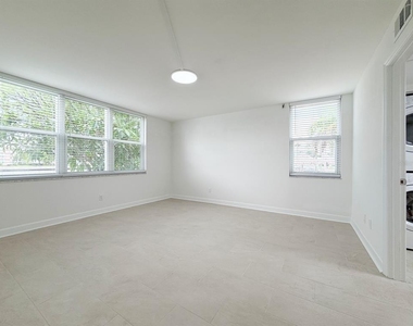 7625 Sun Island Drive S - Photo Thumbnail 23