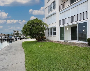 7625 Sun Island Drive S - Photo Thumbnail 22