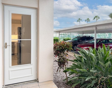 7625 Sun Island Drive S - Photo Thumbnail 9