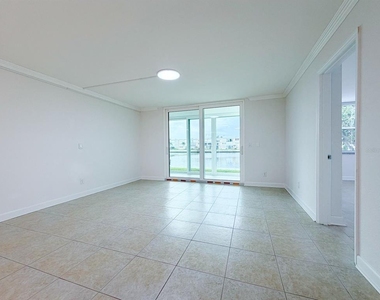 7625 Sun Island Drive S - Photo Thumbnail 17