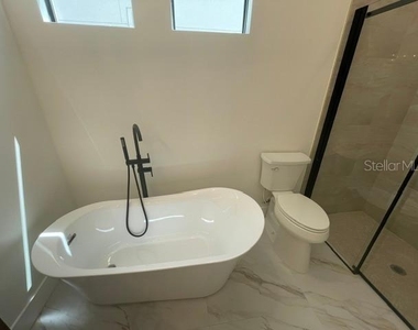 6315 S Richard Avenue - Photo Thumbnail 11