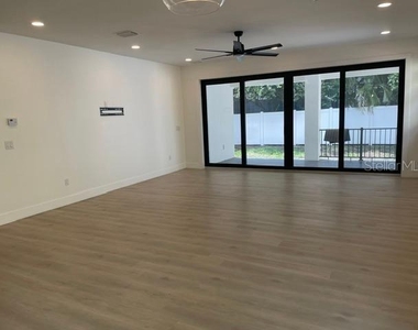 6315 S Richard Avenue - Photo Thumbnail 8