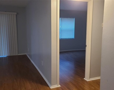 4411 Shady Terrace Lane - Photo Thumbnail 9