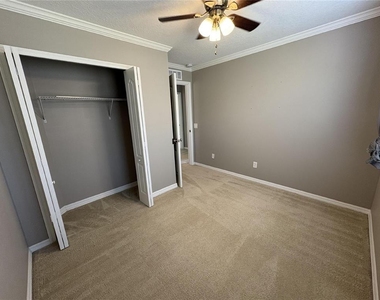 5822 Tulip Flower Drive - Photo Thumbnail 16