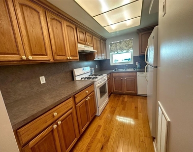 1819 Shore Drive S - Photo Thumbnail 2