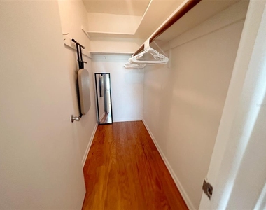 1819 Shore Drive S - Photo Thumbnail 8