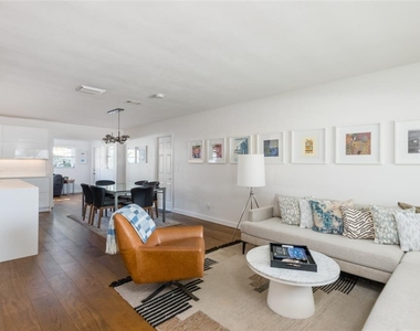 4831 W Bay Court Avenue - Photo Thumbnail 2
