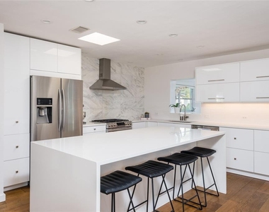4831 W Bay Court Avenue - Photo Thumbnail 5