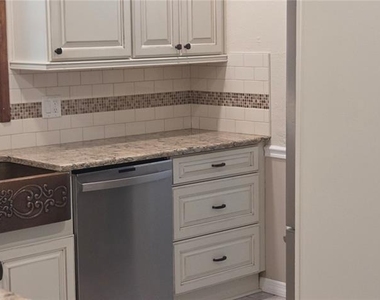 22011 Darley Place - Photo Thumbnail 16
