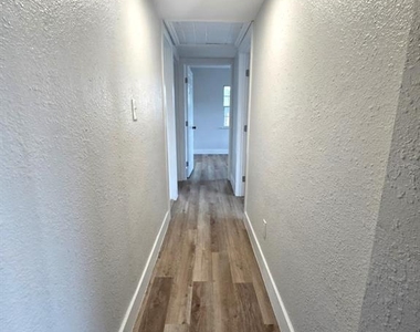 3108 Cleveland Heights Boulevard - Photo Thumbnail 10