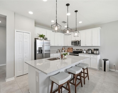 2633 Sunny Pebble Loop - Photo Thumbnail 9
