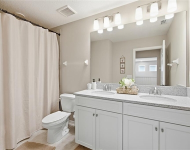 2633 Sunny Pebble Loop - Photo Thumbnail 16