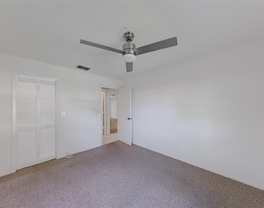 2460 Northside Drive - Photo Thumbnail 14