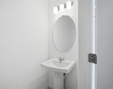 2365 Paravane Way - Photo Thumbnail 9